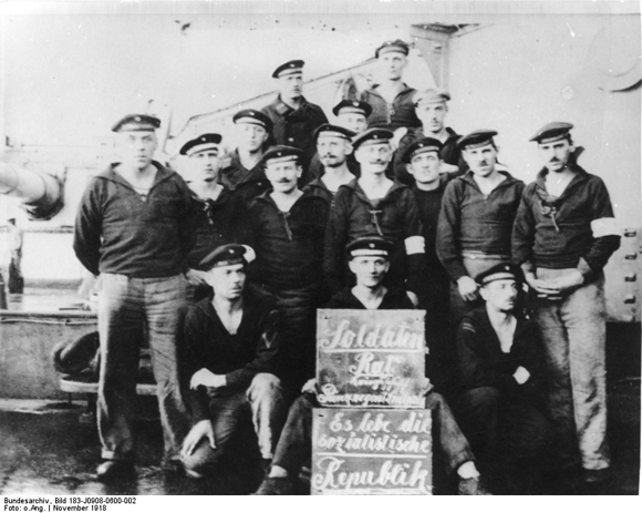 Soldatenrat an Bord des Schlachtschiffs <i>Prinzregent Luitpold</i> (November 1918)